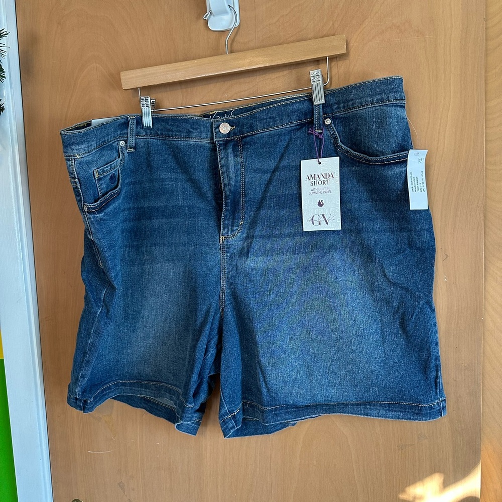 Size 22w denim shorts